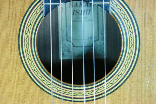 石井栄 エレアコ　杉/ローズウッド　カッタウェイ有り　1991年