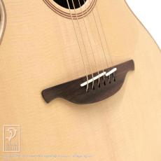 Lowden S-32_10