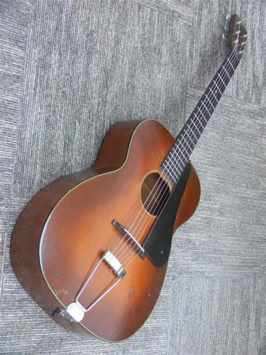 Martin R-18 Round hole【1933年製】