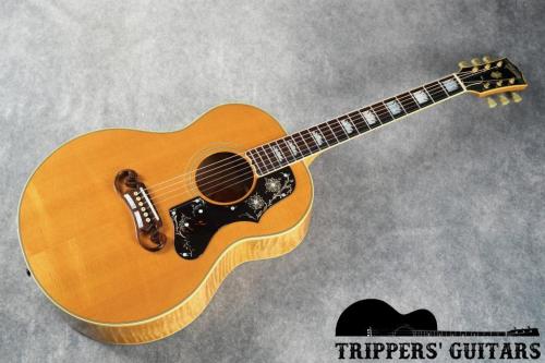 Gibson L-200 EMMYLOU HARRIS (2002) 2002年製の初期の1本!素晴らしい杢目のメイプルが使われた1本です!