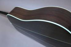 Martin D-76 / #1112 of 1976 Limited Edition ・Old Decal Logo・Eagle Head Inlay・Fingerboard Star ★ Inlay・Grover peg・Solid Spruce Top・Solid Rosewood Side and Back・Ebony Fingerboard and Bridge・Herringbone Rosette_4