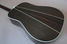 Martin D-76 / #1112 of 1976 Limited Edition ・Old Decal Logo・Eagle Head Inlay・Fingerboard Star ★ Inlay・Grover peg・Solid Spruce Top・Solid Rosewood Side and Back・Ebony Fingerboard and Bridge・Herringbone Rosette_7