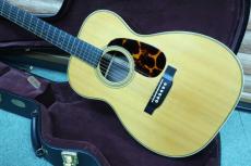 Martin 00-28 / Old Decal Logo・14F-Joint・Waverly Open Back Peg・Herringbone Binding・Diamond Inlay・Solid Sitka Spruce Top・Solid Indian Rosewood Side and Back【With Martin Hard Case】2019年_2