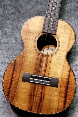 Kamaka 【USED】HF-3DI 2022年製 【テナー】【極上杢目の1本!】【池袋店在庫品】