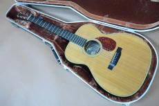 Collings OM2H / Solid Sitka Spruce Top・Solid Rosewood Side and Back・Original Waverly Peg・Herringbone Binding・Diamond Inlay・Lacquer finish・Tortoises Color Pick guard・Pre-war Scalloped Advanced X-pattern【With Ma