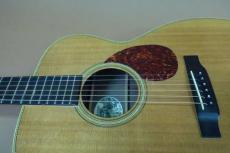 Collings OM2H / Solid Sitka Spruce Top・Solid Rosewood Side and Back・Original Waverly Peg・Herringbone Binding・Diamond Inlay・Lacquer finish・Tortoises Color Pick guard・Pre-war Scalloped Advanced X-pattern【With Ma_12