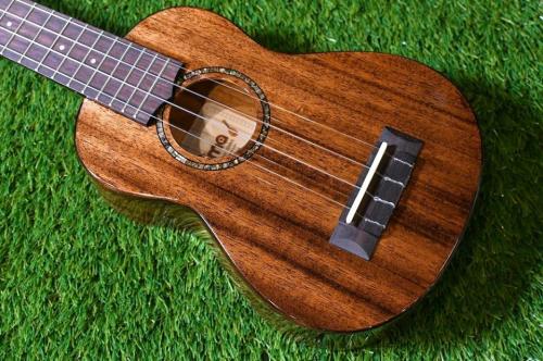 Uma ukulele UK-20SS BK Soprano #4