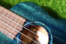 Uma ukulele UK-20SS BL Soprano_9