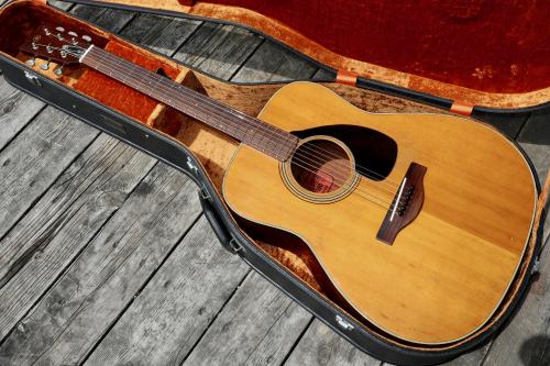 YAMAHA FG-180 赤ラベル
