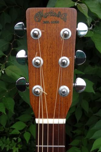 Martin D-18