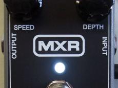 MXR  UNI-VIBE  M-M68_6