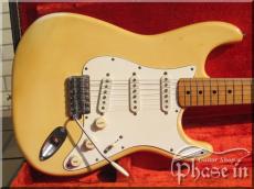 Fender Stratocaster White / Maple(1974年) 