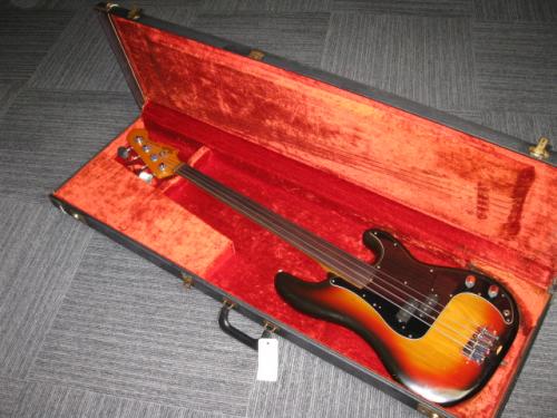 Fender 1977 Precision Bass Fletless SB