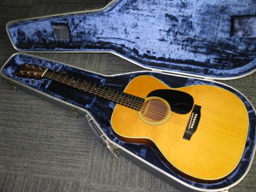 Martin 1975　000-28 W/Blue-case