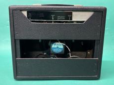 Fender  VIBRO CHAMP AA764_3