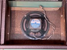 Fender  VIBRO CHAMP AA764_10