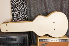 Gretsch カウボーイ・ケース　/　ホワイト・ケース　/　ブラック・レザー_2