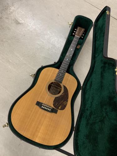 Martin D-16GT  Gross Top 2007年製 Martinハードケース付き!