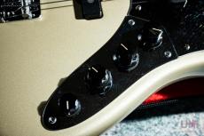 Fender American Deluxe Jazz Bass Fretless / 1997_6