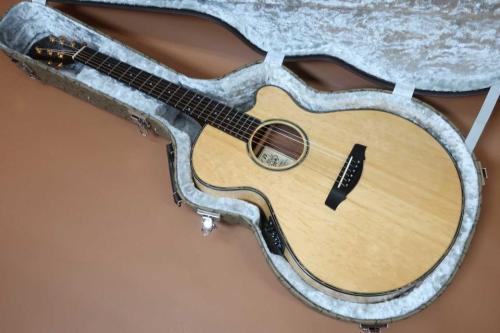 Crews Maniac Sound ES-1500C Premium Limited (Jacaranda) / Venetian Cutaway・Bear Claw Sitka Spruce Top・Birds Eyes Maple Side and Jacaranda Back・Crews RA-02 Pick up【With Original Hard Case】2018年製