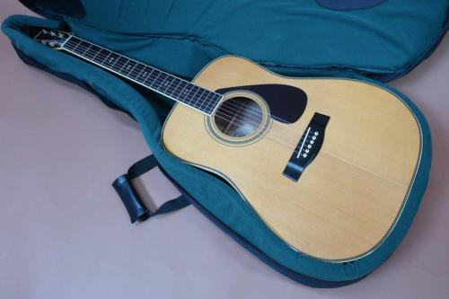 YAMAHA L-8 / Original TM-50G Gold Peg・Solid Ezo Spruce Top・Solid Rosewood Side and Back・Ebony Fingerboard and Bridge・L.R.Baggs Active Pickup・ Tortoise Color  Pick guard【With Martin Gig Case】1979年製