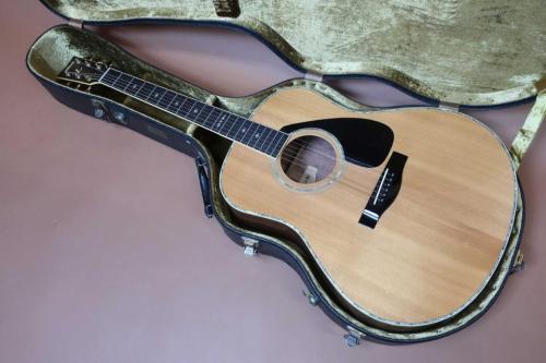 YAMAHA LL-10J / Abalone Trim & Rosette・Solid Spruce Top・New Jacaranda Side and Back・Macassar Ebony Fingerboard and Bridge・Mahogany Neck・Black Pick guard【With Yamaha Hard Case】2001年製