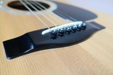 YAMAHA LL-10J / Abalone Trim & Rosette・Solid Spruce Top・New Jacaranda Side and Back・Macassar Ebony Fingerboard and Bridge・Mahogany Neck・Black Pick guard【With Yamaha Hard Case】2001年製_14