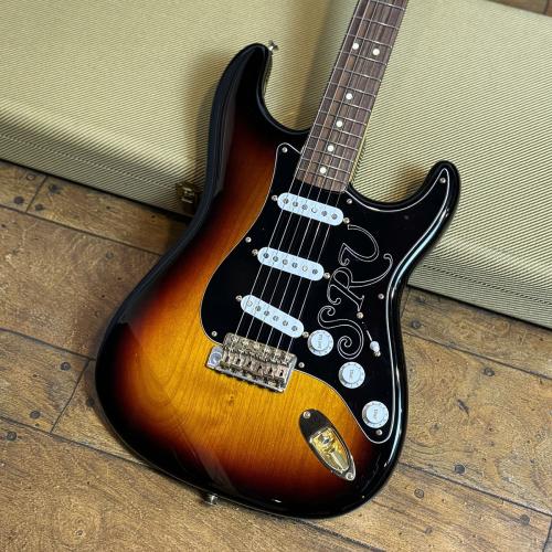 Fender Stevie Ray Vaughan Stratocaster 3 Color Sunburst w/Tortoise Pickguard