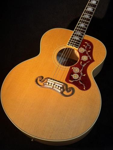 Gibson 【New】Murphy Lab 1957 SJ-200 Light Aged -Dark Natural-【#21595056】【試奏動画あり】