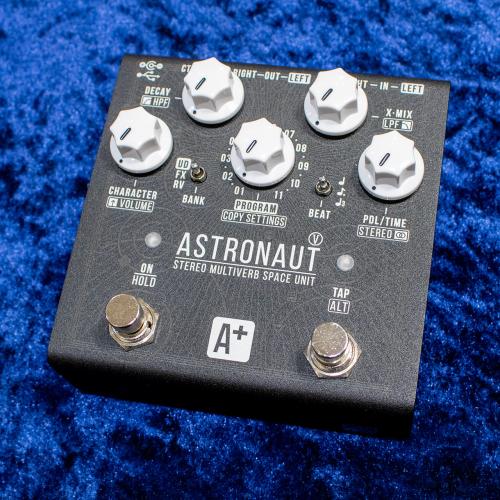 Shift Line Astronaut V