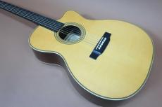 Martin OMC-28M Laurence Juber Custom / Waverly Peg・Solid Adirondack Spruce Top・Solid Madagascar RosewoodSide and Back・Mahogany 1P-Neck・Ebony Fingerboard and Bridge・Herringbone【With Original Hard Case】2005年製_3