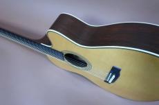 Martin OMC-28M Laurence Juber Custom / Waverly Peg・Solid Adirondack Spruce Top・Solid Madagascar RosewoodSide and Back・Mahogany 1P-Neck・Ebony Fingerboard and Bridge・Herringbone【With Original Hard Case】2005年製_4