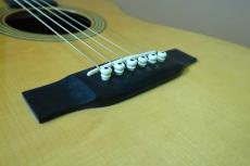 Martin OMC-28M Laurence Juber Custom / Waverly Peg・Solid Adirondack Spruce Top・Solid Madagascar RosewoodSide and Back・Mahogany 1P-Neck・Ebony Fingerboard and Bridge・Herringbone【With Original Hard Case】2005年製_14