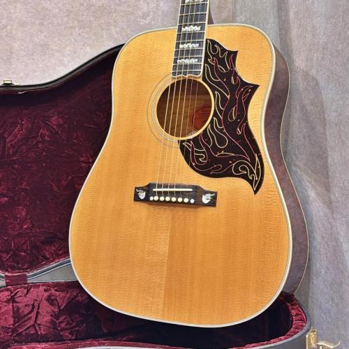 Gibson 【試奏動画あり】The Firebird Custom Built【明瞭で力強い響き・個性際立つルックス】【送料当社負担】【池袋店在庫品】