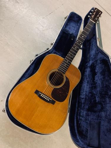 Martin D-28 1954年製　サイド/バックには柾目ハカランダ単板仕様!