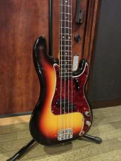 Fender 1966 Precision Bass Sunburst_2