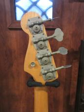 Fender 1966 Precision Bass Sunburst_5
