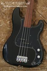 Fender 1976 Precision Bass Fretless_3