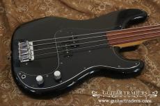 Fender 1976 Precision Bass Fretless_10