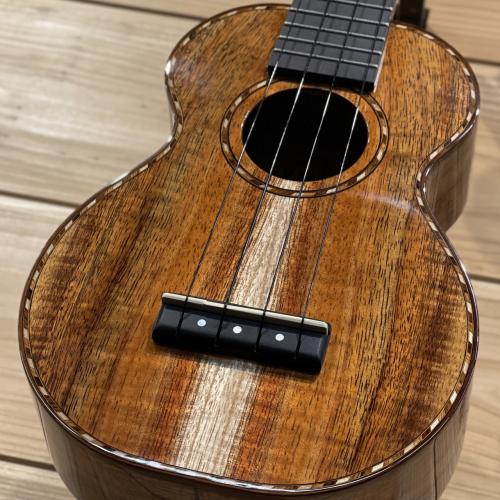 Kamaka HF-1D 【2021年製 中古】【虎杢個体】【ハワイアンコア総単板/フルグロス】