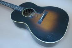 Gibson LG-2 / Spruce Top・Mahogany Side and Back・Jacaranda Fingerboard・Tapered Head・Mahogany Neck・Tortoise Color Small Pick Guard・Rectangular Bridge・Scalloped X Bracing【With Chipboard Case】1950年代製_3