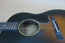 Gibson LG-2 / Spruce Top・Mahogany Side and Back・Jacaranda Fingerboard・Tapered Head・Mahogany Neck・Tortoise Color Small Pick Guard・Rectangular Bridge・Scalloped X Bracing【With Chipboard Case】1950年代製_11