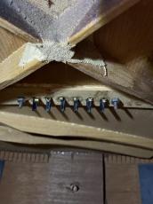 Gibson LG-2 / Spruce Top・Mahogany Side and Back・Jacaranda Fingerboard・Tapered Head・Mahogany Neck・Tortoise Color Small Pick Guard・Rectangular Bridge・Scalloped X Bracing【With Chipboard Case】1950年代製_16