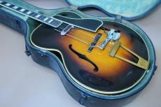 Gibson L-5 pre-war / Carved Spruce Top・Flame Maple Side and Carved Flame Maple Back・Script Logo・Grover Peg・Flower pot Inlay and Block Pear inlay・Ebony fingerboard・Flame Maple Neck・DeArmond Model 1000_2