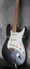 Fender Custom Shop '69 Stratocaster / Journeyman Relic / Charcoal Frost Metallic_8