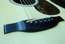 Bourgeois D-150 Custom Adirondack・Brazilian Rosewood / Waverly 4060G Peg・Solid Adirondack Spruce Top・Solid Brazilian Rosewood Side and Back・Abalone Rosette・Grained Ivoroid Binding・Ebony Fingerboard and Bridge_11