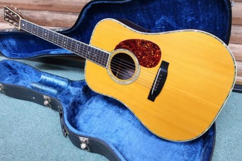 Cat's Eyes CE-350V / D-45 Pre-War Style・Torch Inlay・ Kluson DLX Peg・Solid Spruce Top・Solid Jacaranda Side and Back・ D-45 Type Abalone Trim and Rosette・・Snow flakes Inlay・Long Saddle 【With Martin Old Replica Case
