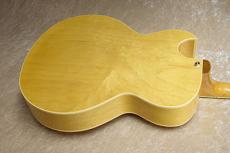 Archtop Tribute AT105_3