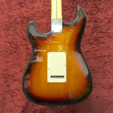 Fender Made in Japan Hybrid II Stratocaster 3-Color Sunburst_2