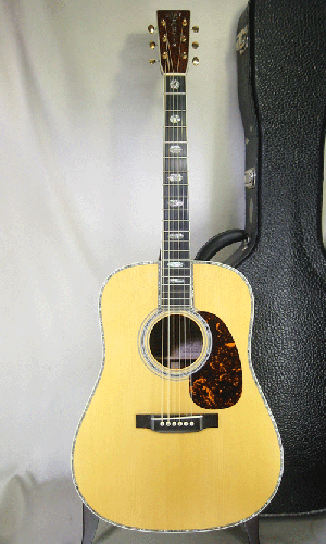 Martin D-45 Commemorative 1933～1942 / Adirondack Spruce Top・Madagascar Rosewood Side and Back・Abalone Trim・Neck Width 42.9mm・【With Original Hard Case】2013年製